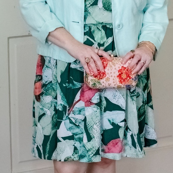 Floral clutch, minaudiere, pink with gold embroidery & sequins, crossbody. - Picture 9 of 9